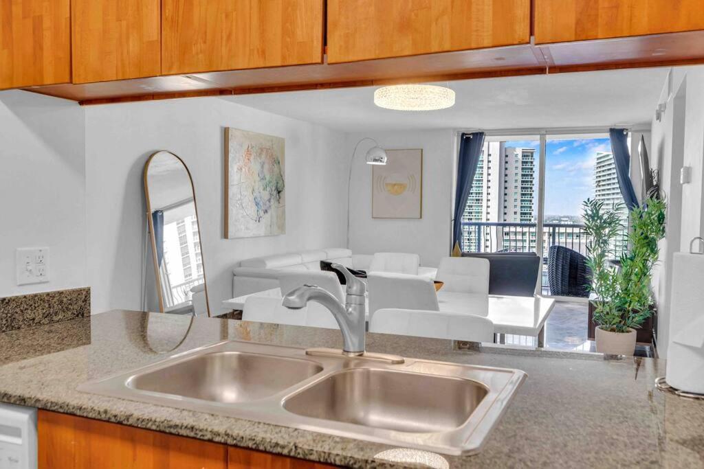 Iconic High Floor 3 Bedrooms In The Heart Of Miami Dış mekan fotoğraf